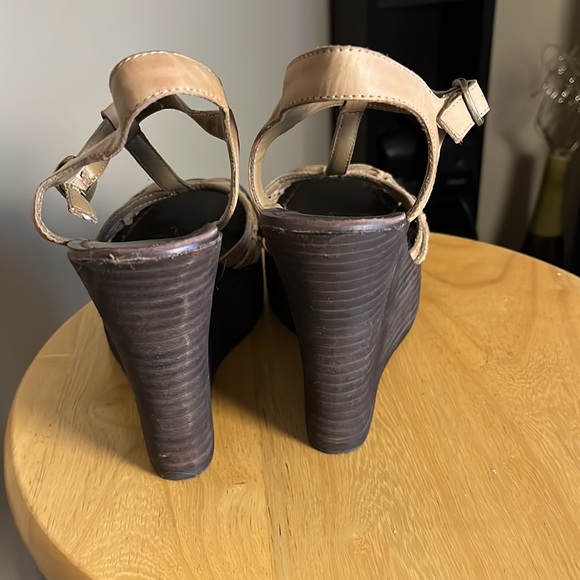 Fervor Wedge sandals-Size 8 - Picture 3 of 4